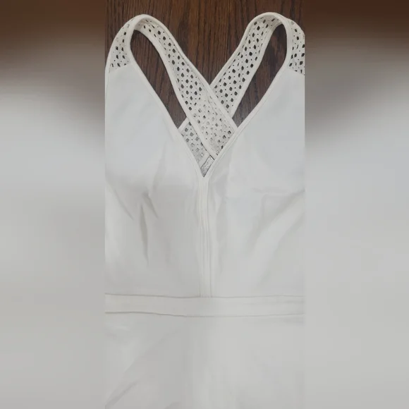 Dynamite Crisscross white blouse - Picture 2 of 5